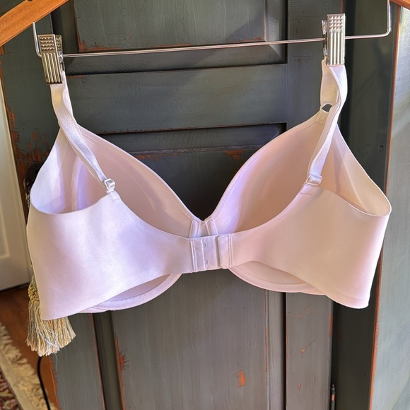 NWOT Warners White 38D Smooth Cup Bra - Picture 2 of 6